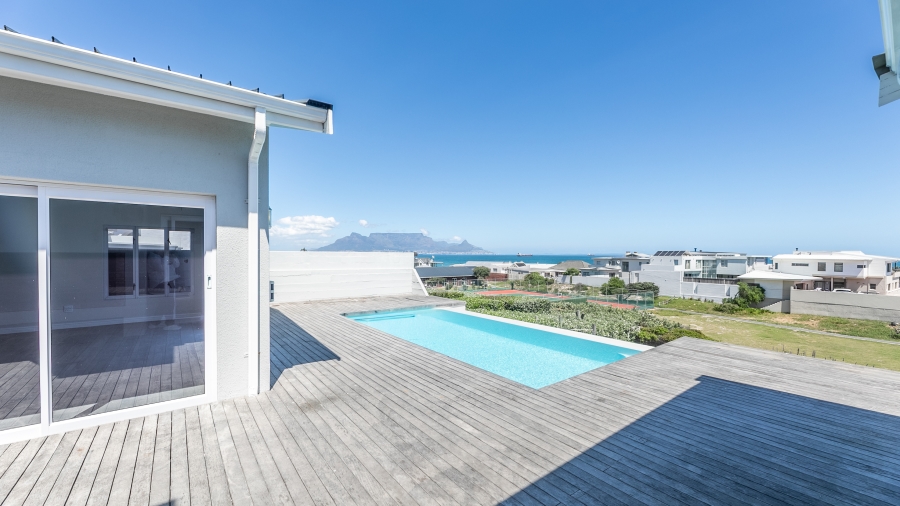To Let 4 Bedroom Property for Rent in Bloubergstrand Western Cape